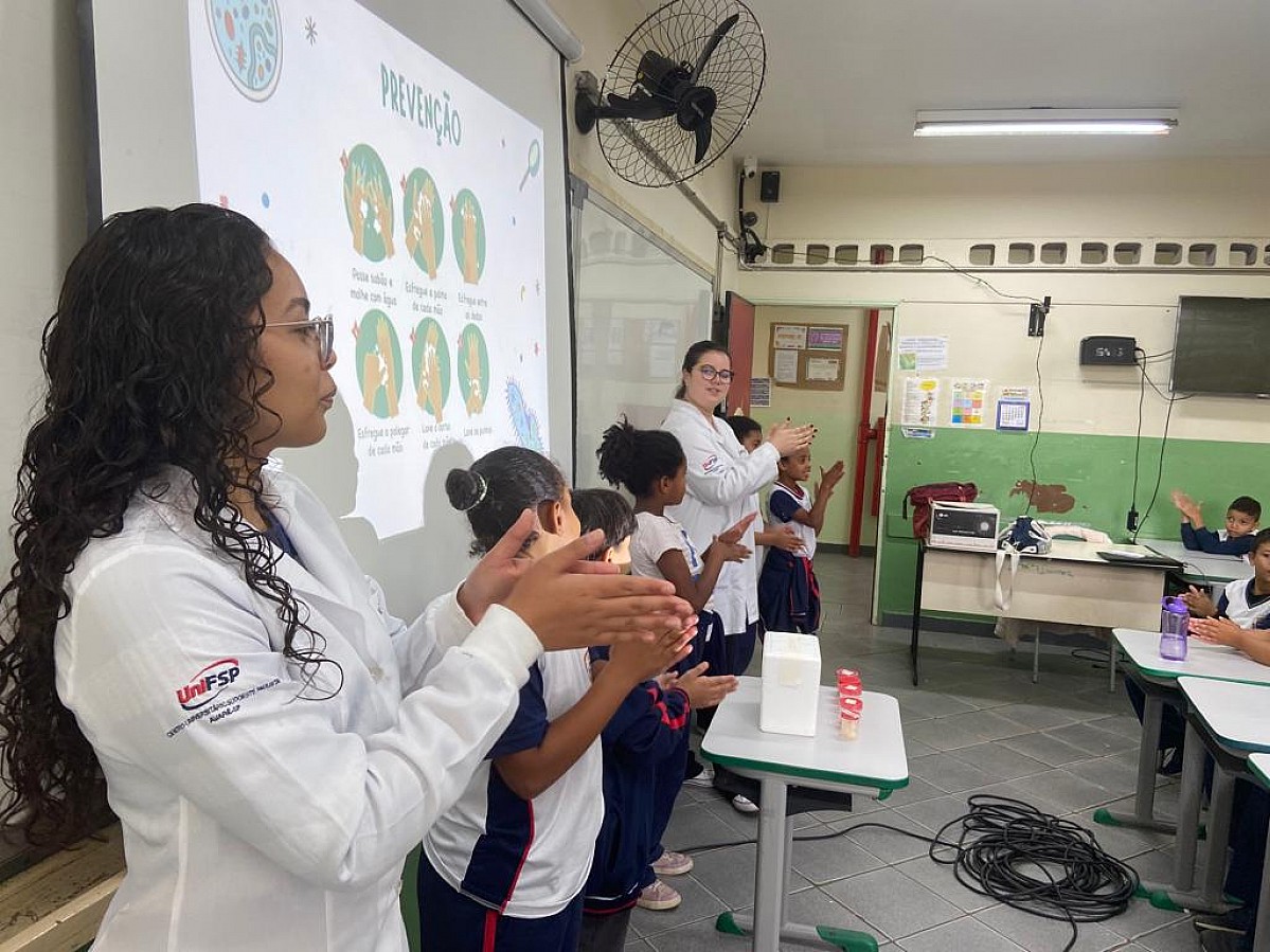 Escola “Eruce Paulucci” desenvolve projeto sobre higiene pessoal