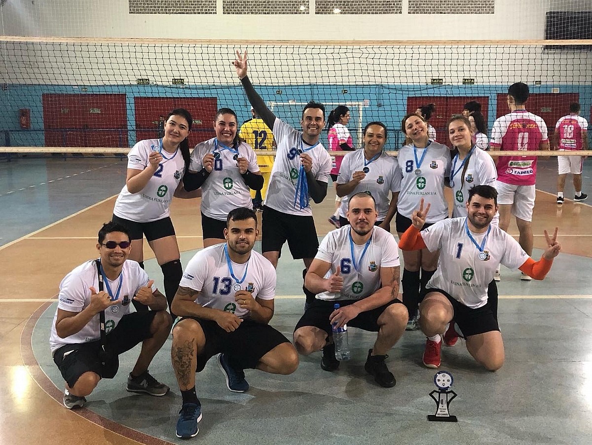 Avaré conquista vice-campeonato em torneio misto de vôlei