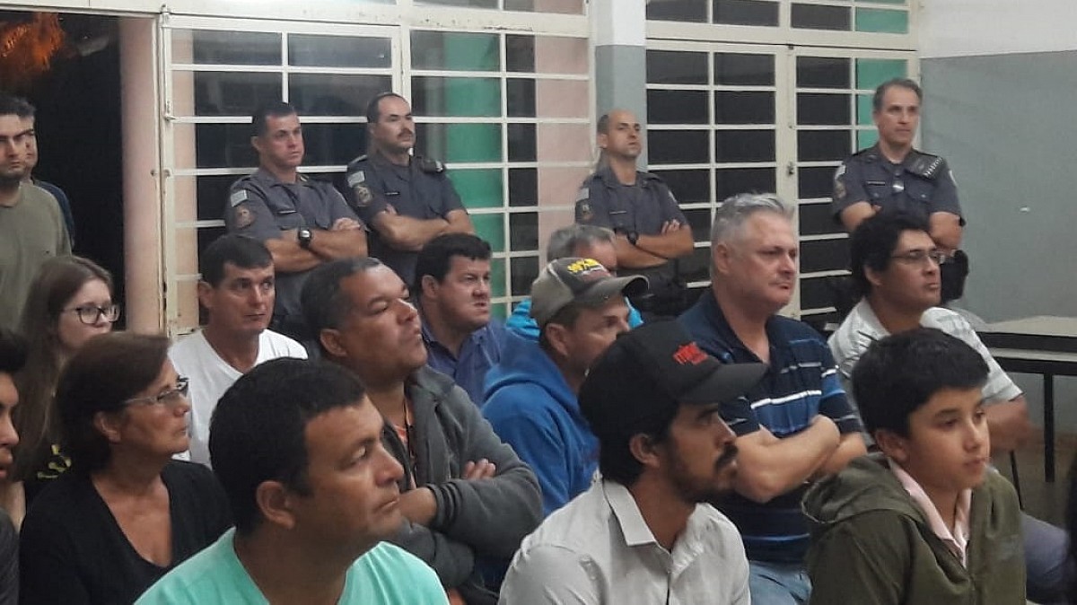 Projeto discute segurança com moradores do campo