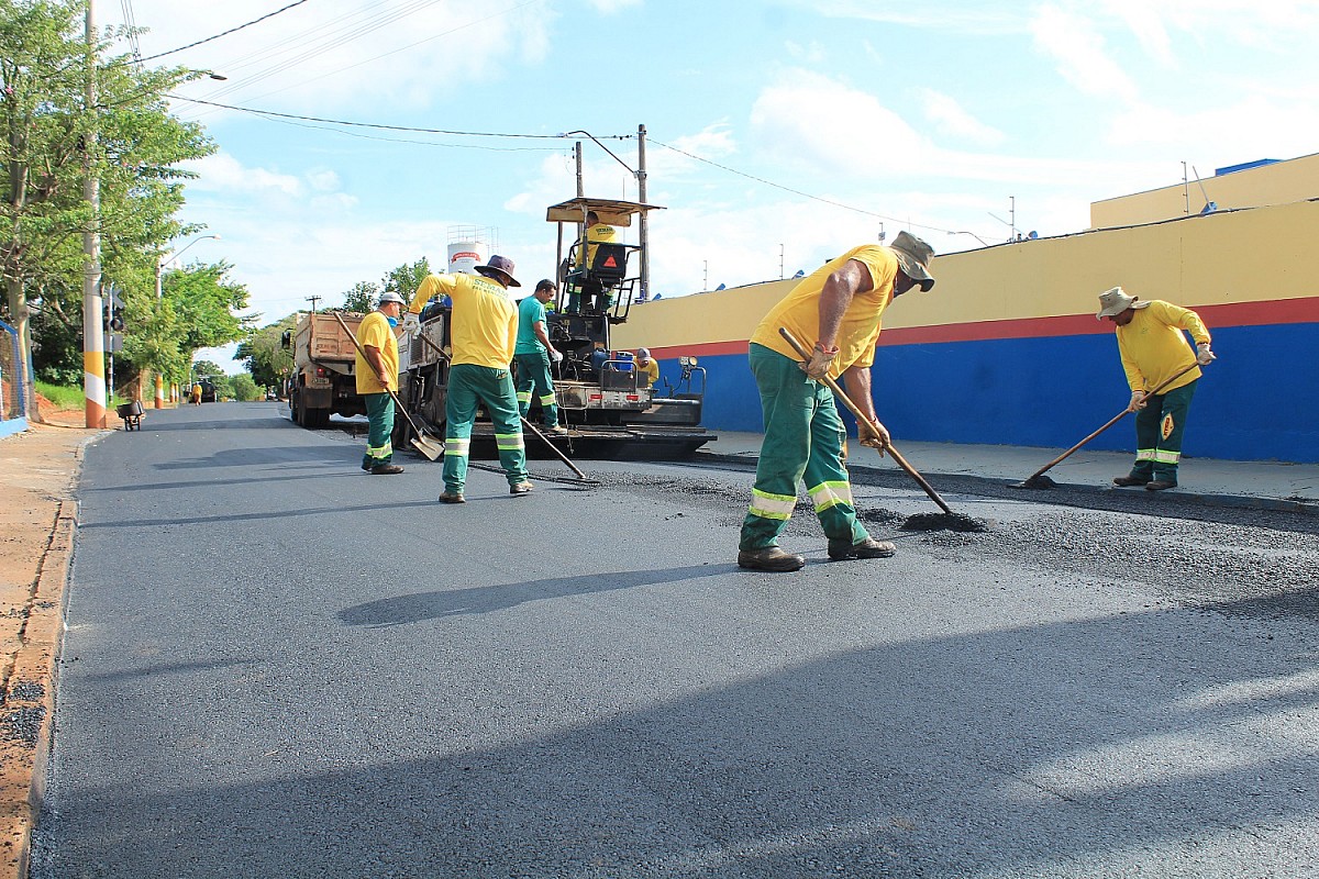 Rua Jango Pires é recapeada pela Prefeitura de Avaré