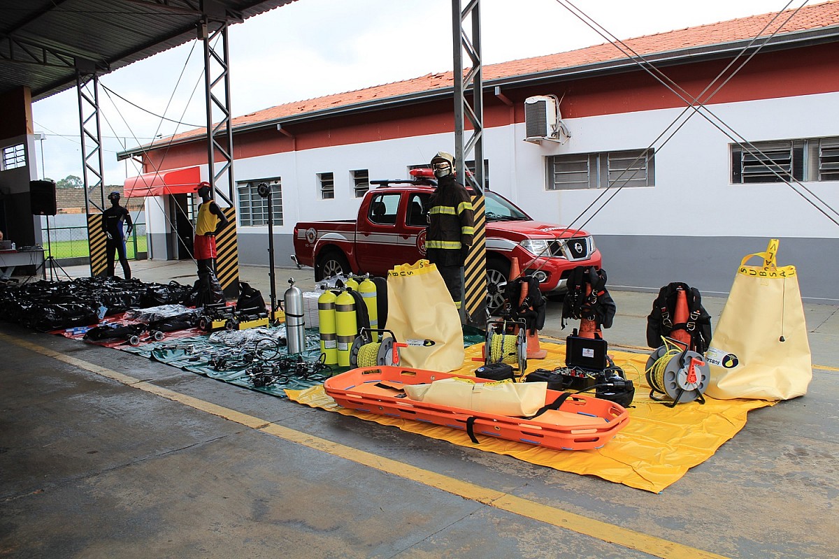 Prefeitura de Avaré entrega equipamentos ao Corpo de Bombeiros