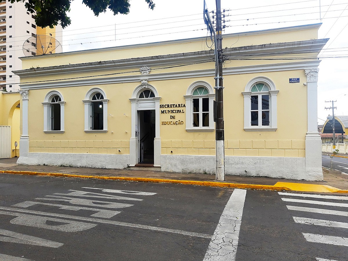 Técnicos da região visitam órgão municipal responsável pela inclusão escolar