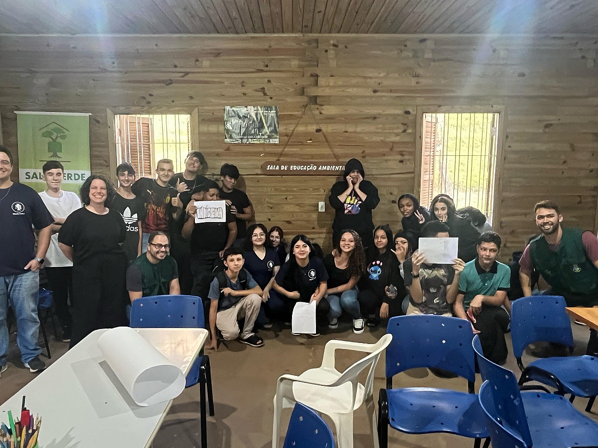 Atividade educativa sobre povos nativos reúne alunos no Horto Florestal