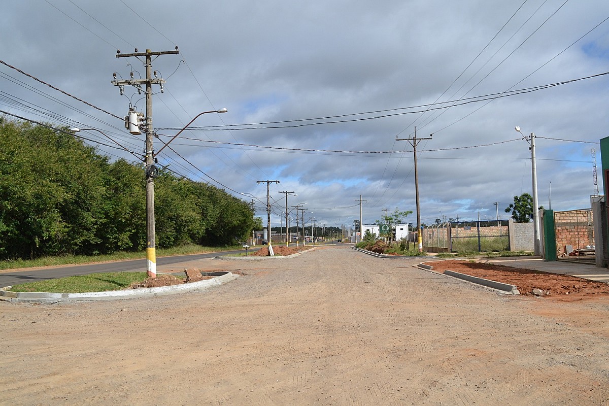 Iniciada pavimentação do trecho final da Avenida Donguinha Mercadante