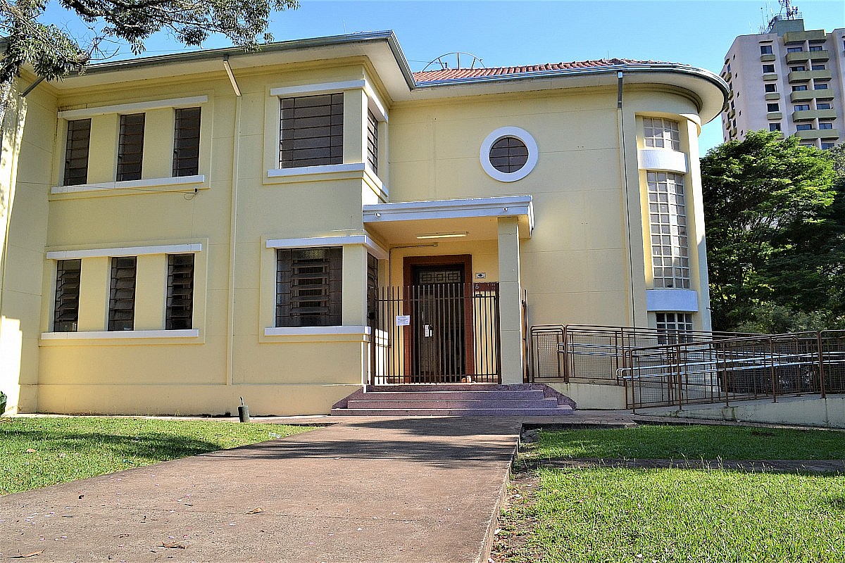 Rede municipal de ensino reinicia aulas presenciais na segunda, 19