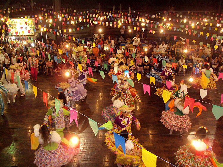 Hoje tem festa julina no Cras