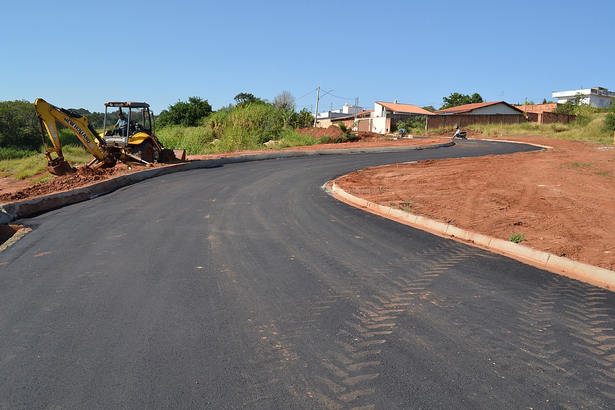 Pavimentação em rua finaliza obra contra erosão no Jardim Europa