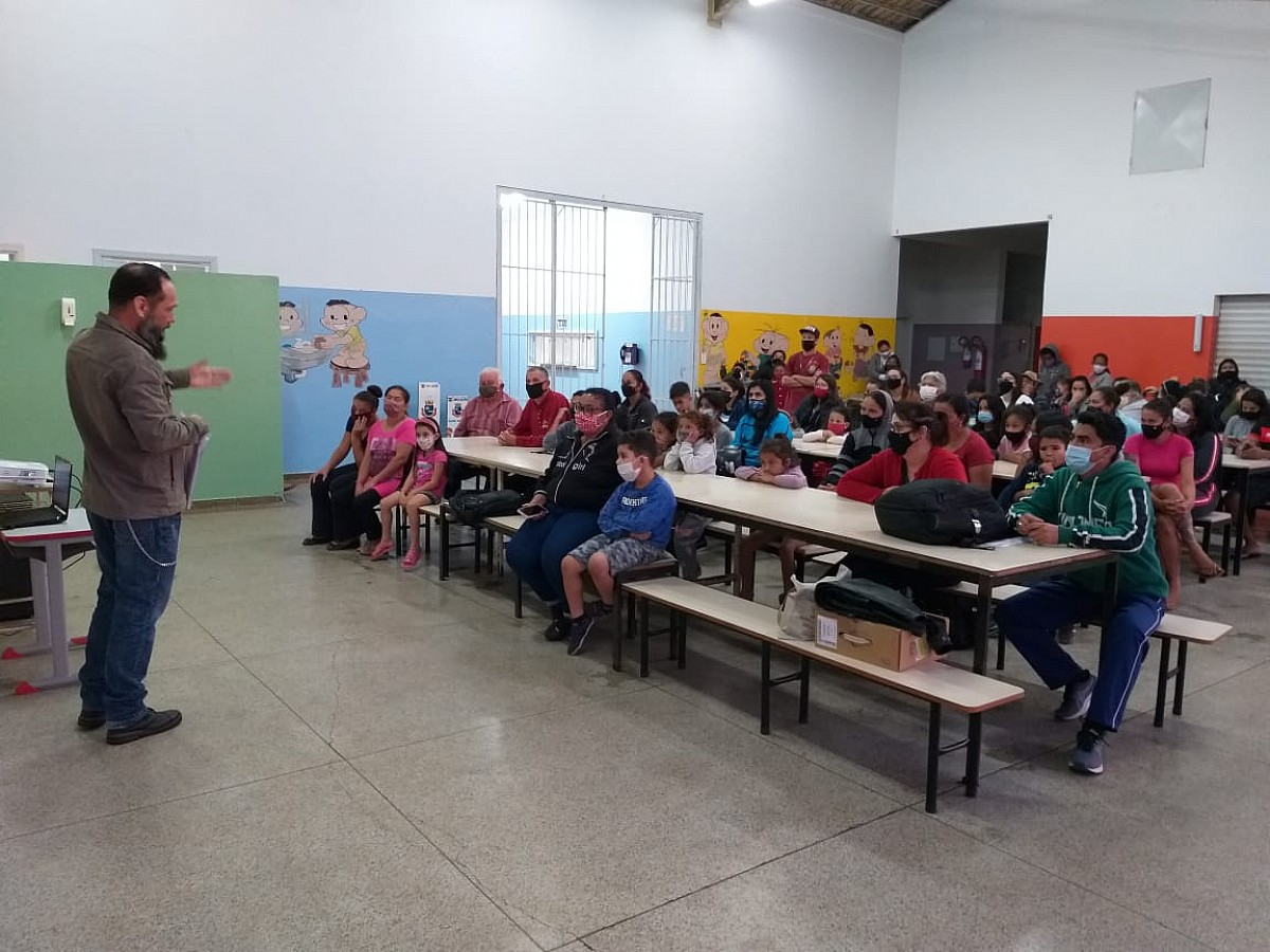 Ciclo de palestras discute prevenção ao bullying em escolas municipais