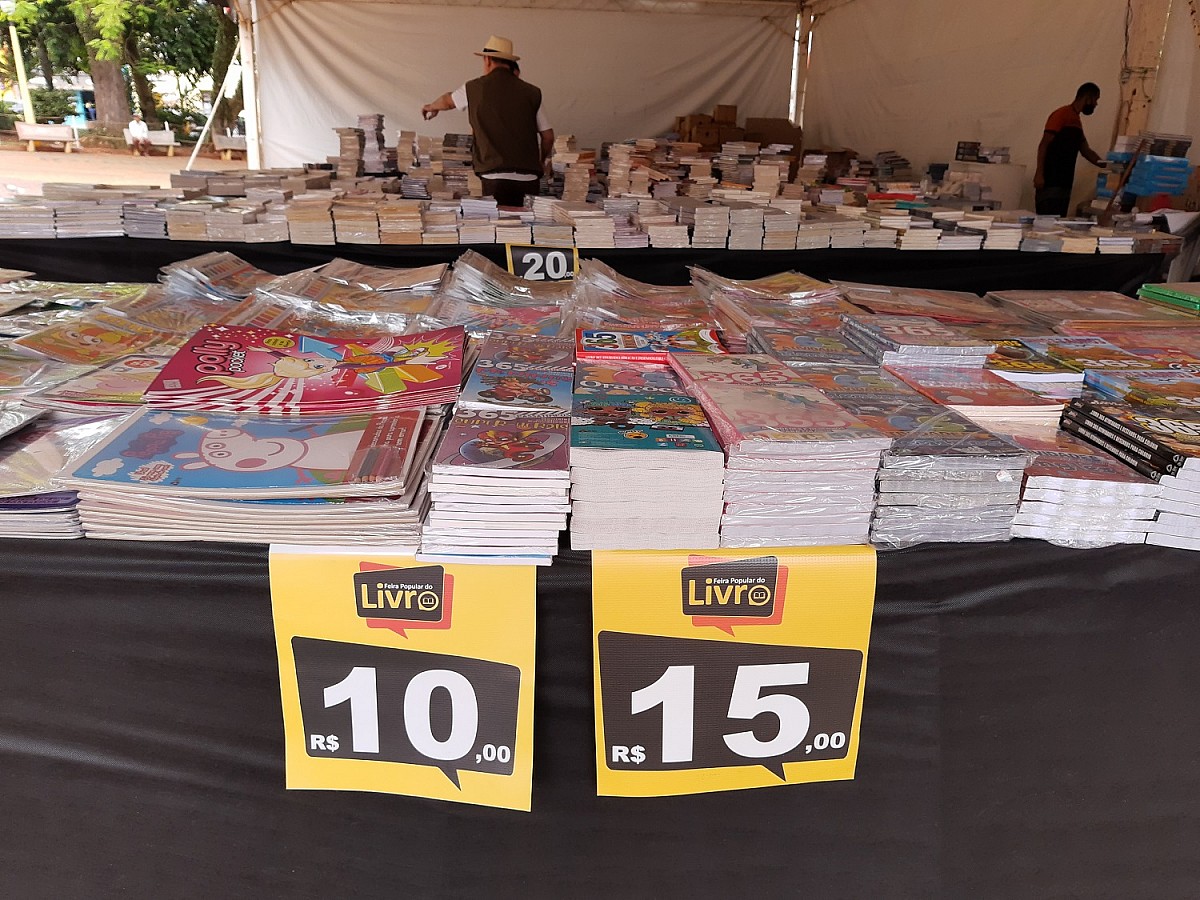 Largo São João recebe nova edição da Feira Popular do Livro