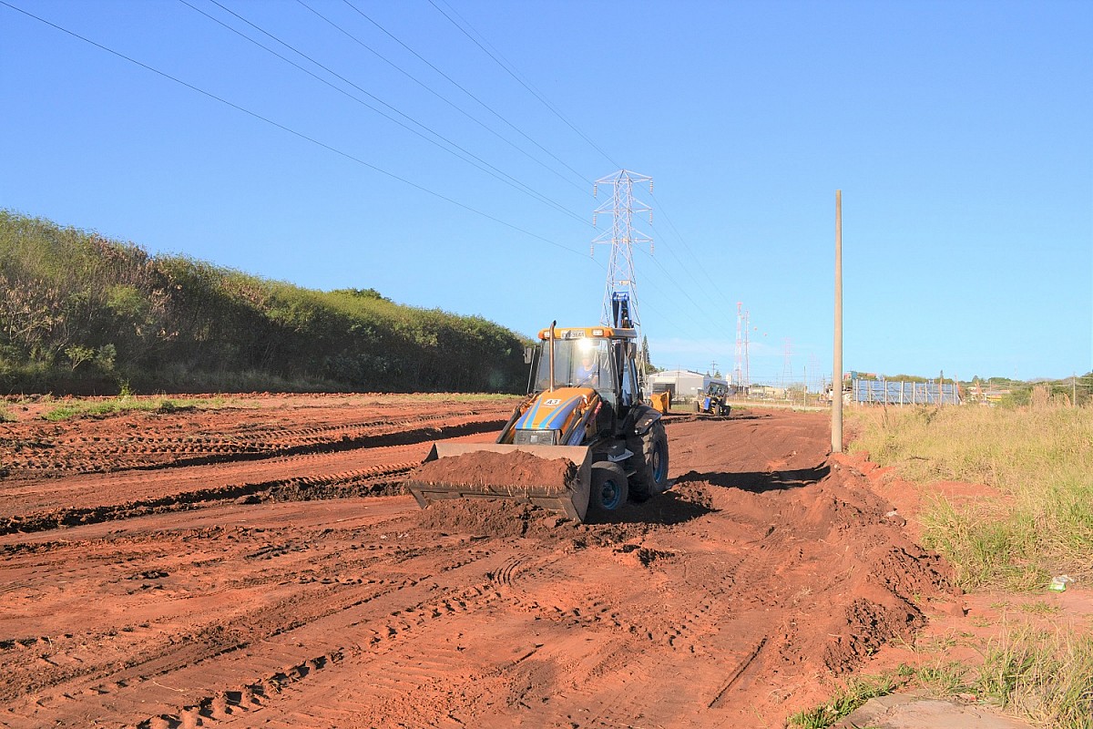 Pavimentação em avenida amplia acesso ao São Rogério e adjacências