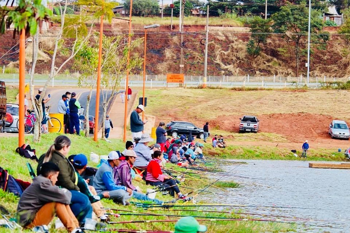 Prefeitura promove pesca gratuita no Lago da Brabância