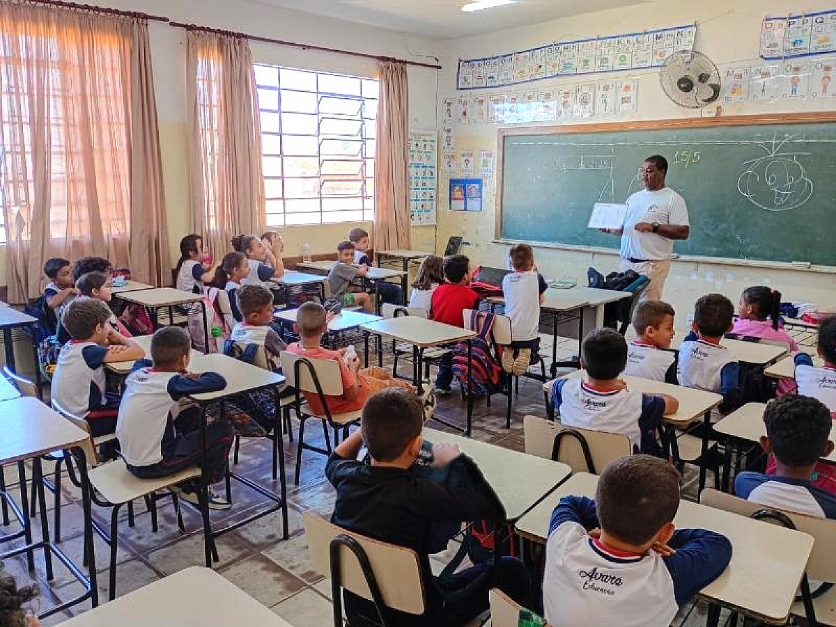 História em quadrinhos é tema de palestra na escola municipal Orlando Cortez