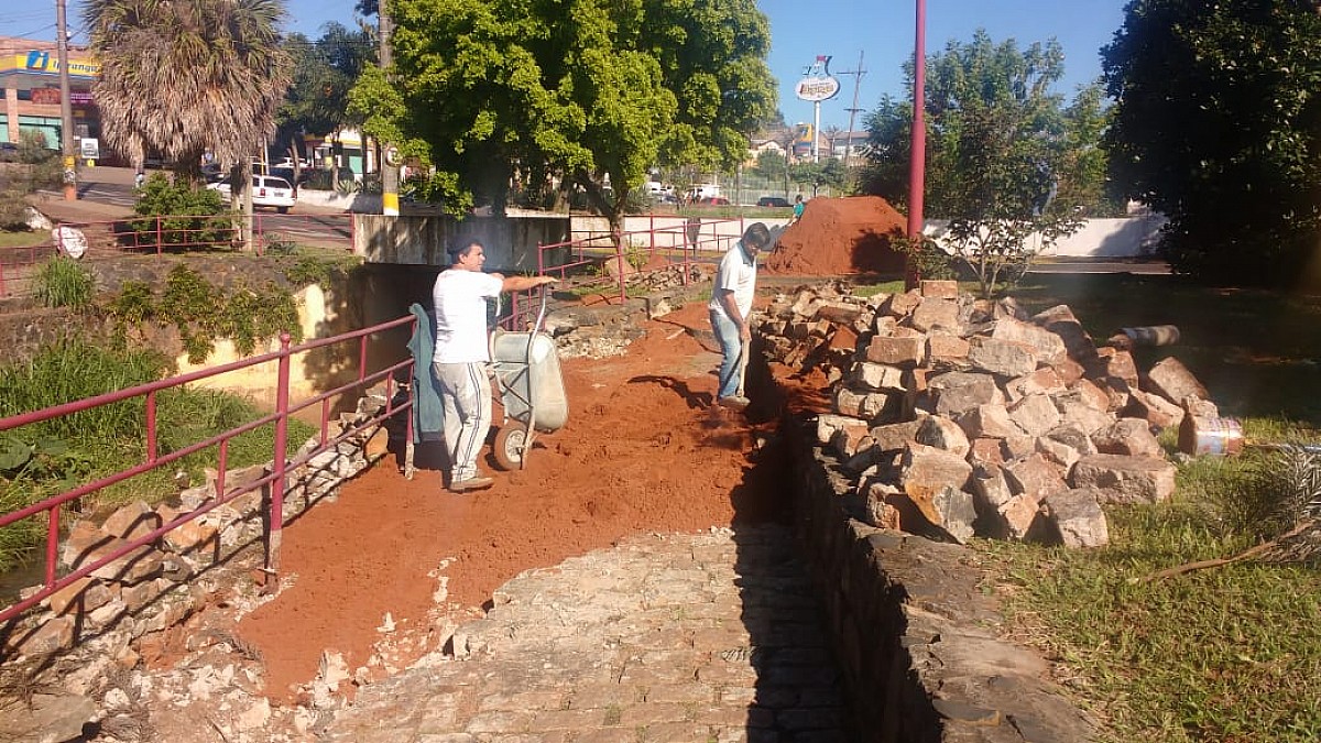 Calçamento da Praça Japonesa passa por reforma