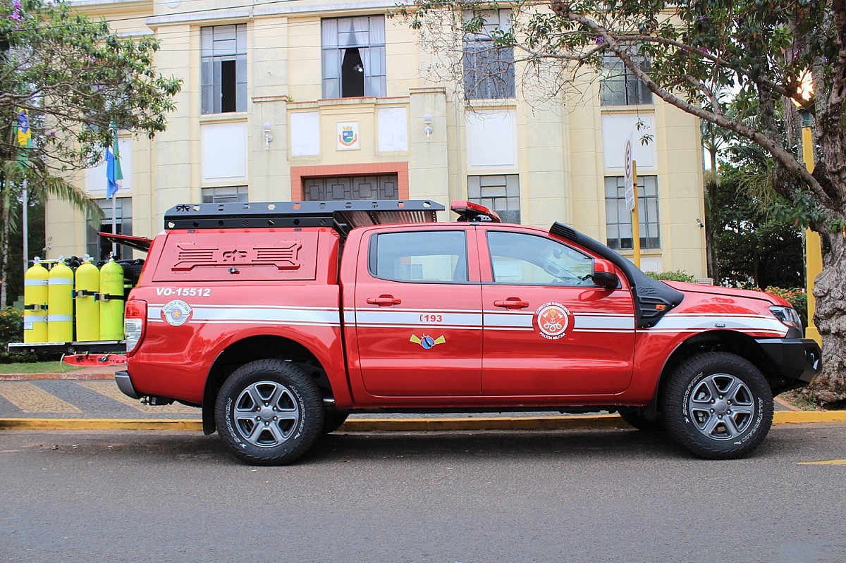 Corpo de Bombeiros de Avaré ganha viatura especializada em resgate aquático