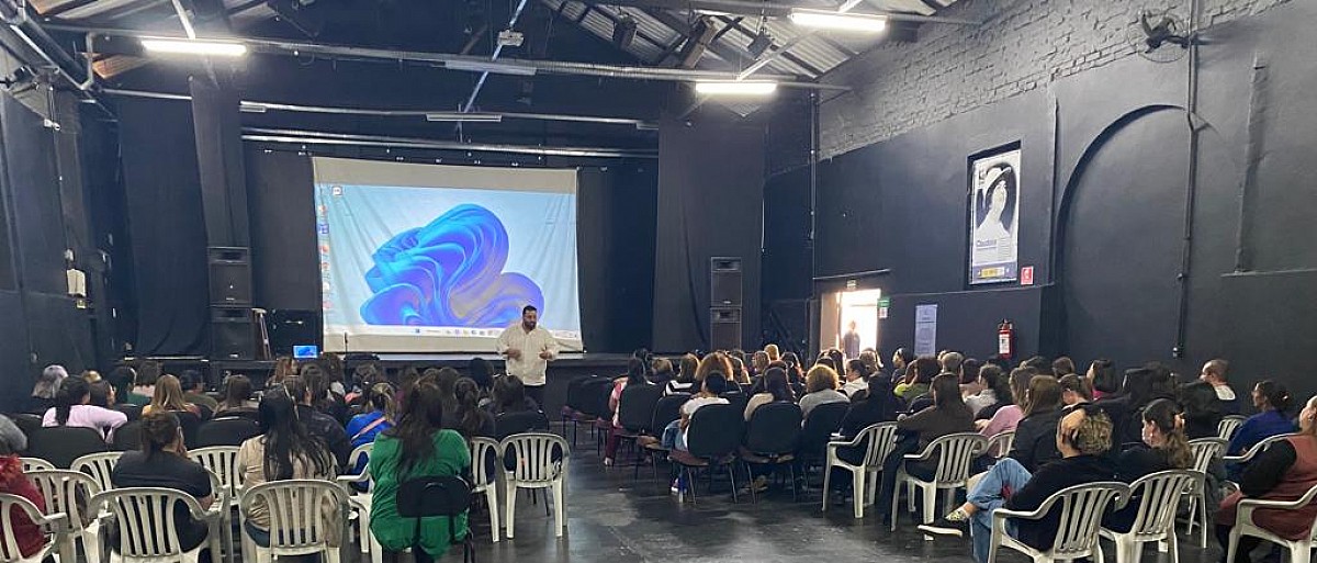 Palestra alerta professores na identificação de violência contra alunos