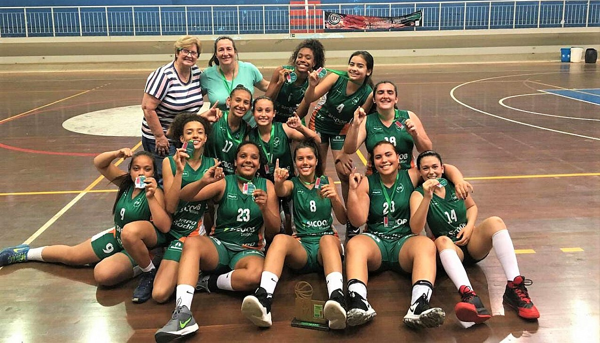 Basquete feminino é campeão da Liga Centro-Oeste Paulista