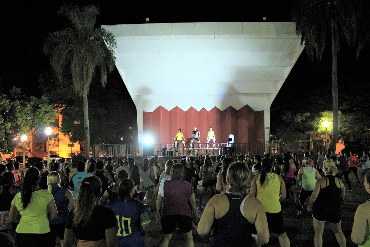 Concha Acústica tem aula gratuita de dança toda quarta-feira