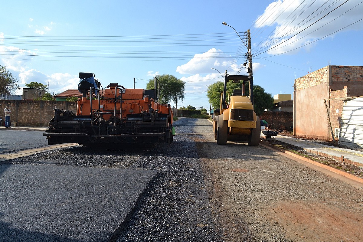 Prefeitura conclui mais uma etapa na pavimentação do Terras de São José