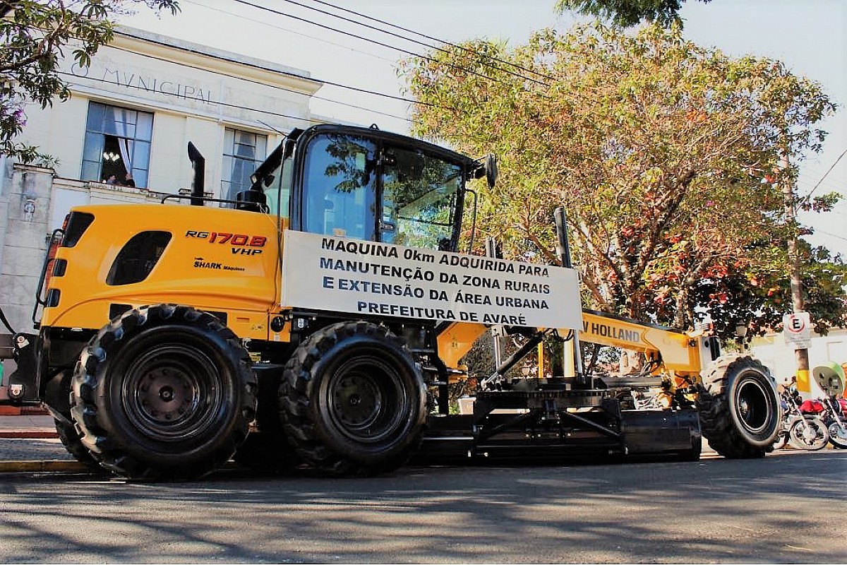 Prefeitura adquire motoniveladora 0 KM