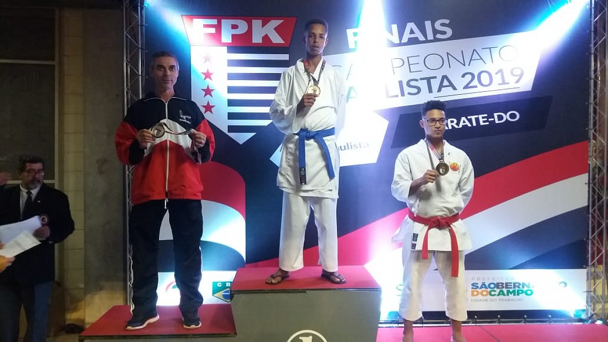 Atleta de Avaré ganha medalha de ouro em Campeonato Paulista de Karatê
