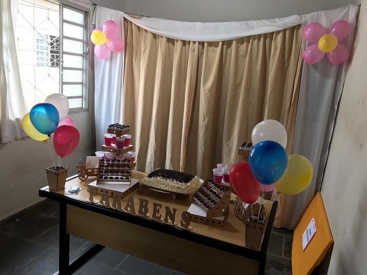 Evento na Casa de Passagem celebra aniversário de acolhidos