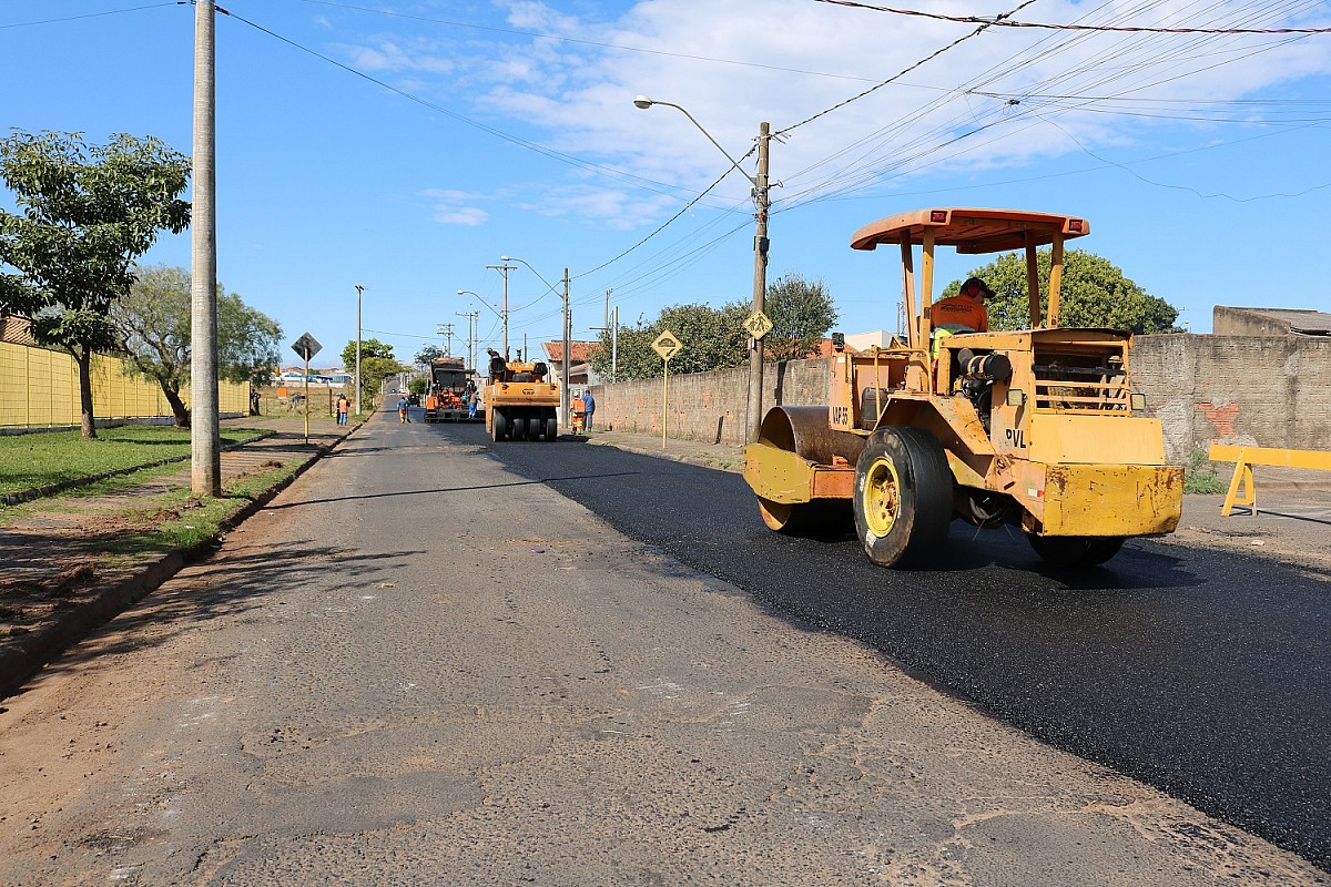 Avenida Getúlio Vargas é recapeada pela Prefeitura de Avaré