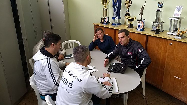 Professores discutem o projeto “Atleta do Futuro”