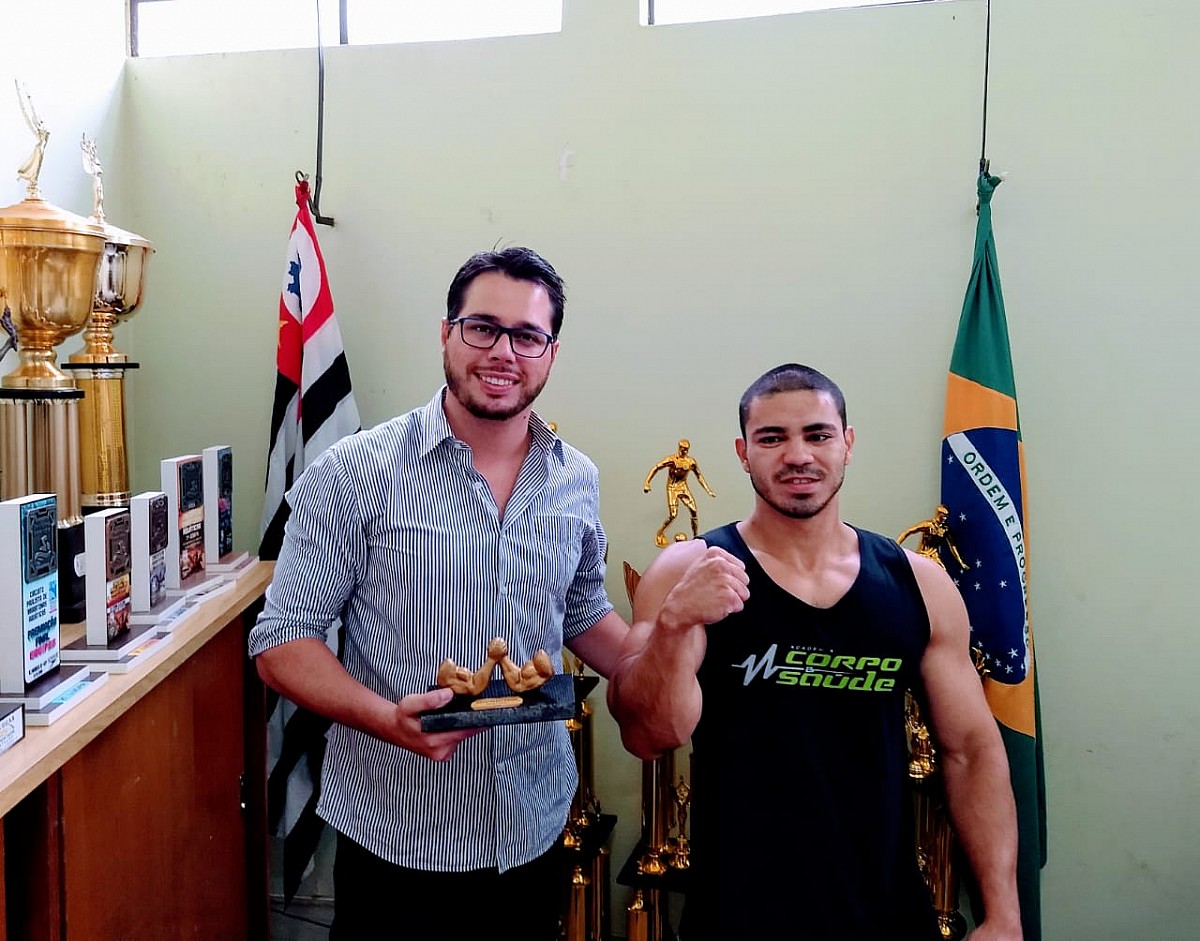 Equipe de Luta de Braço é campeã em Porto Feliz