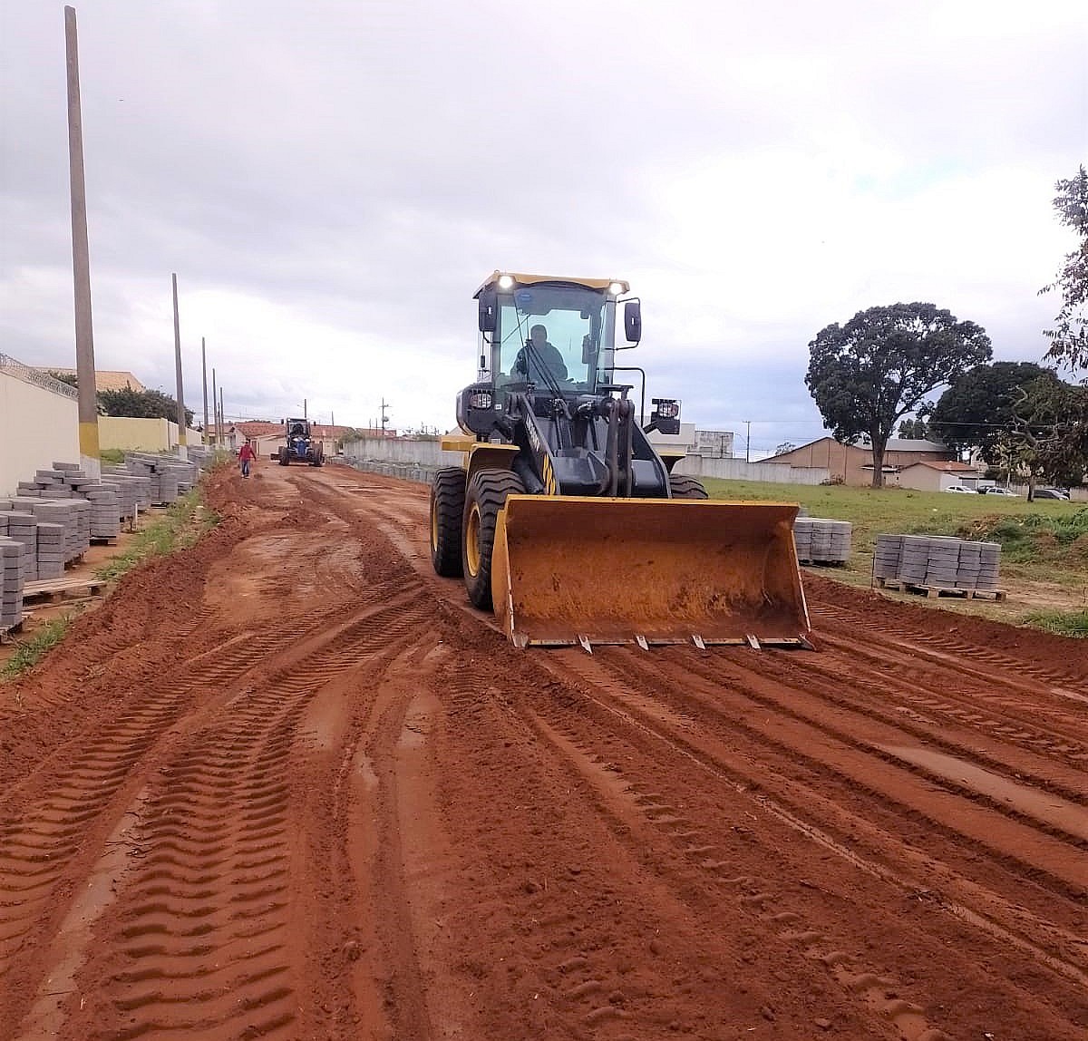 Último trecho de terra da Rua Mato Grosso ganha pavimentação