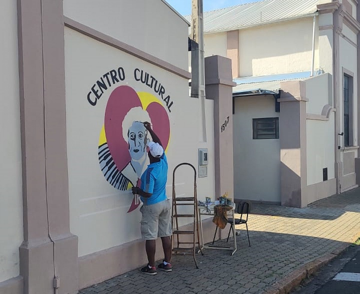 Fachada do Centro Cultural ganha nova identidade visual