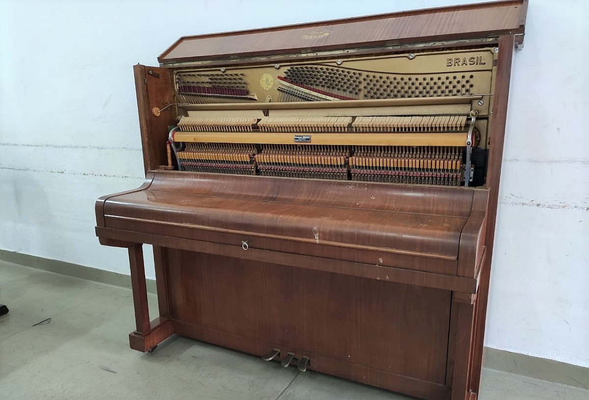 Piano que foi relíquia de família é doado ao Centro Cultural