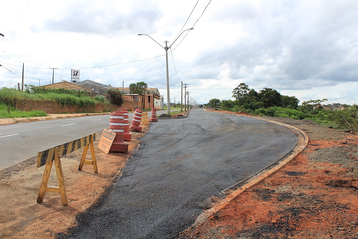 Pavimentação da segunda faixa da Avenida Cunha Bueno é concluída