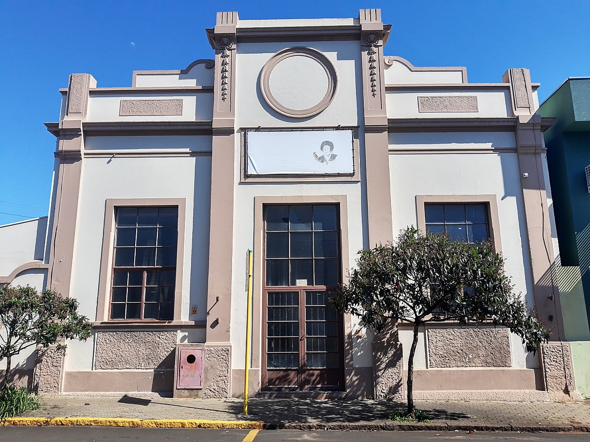 Centro Cultural vai receber projeto de doação de roupas do Fundo Social