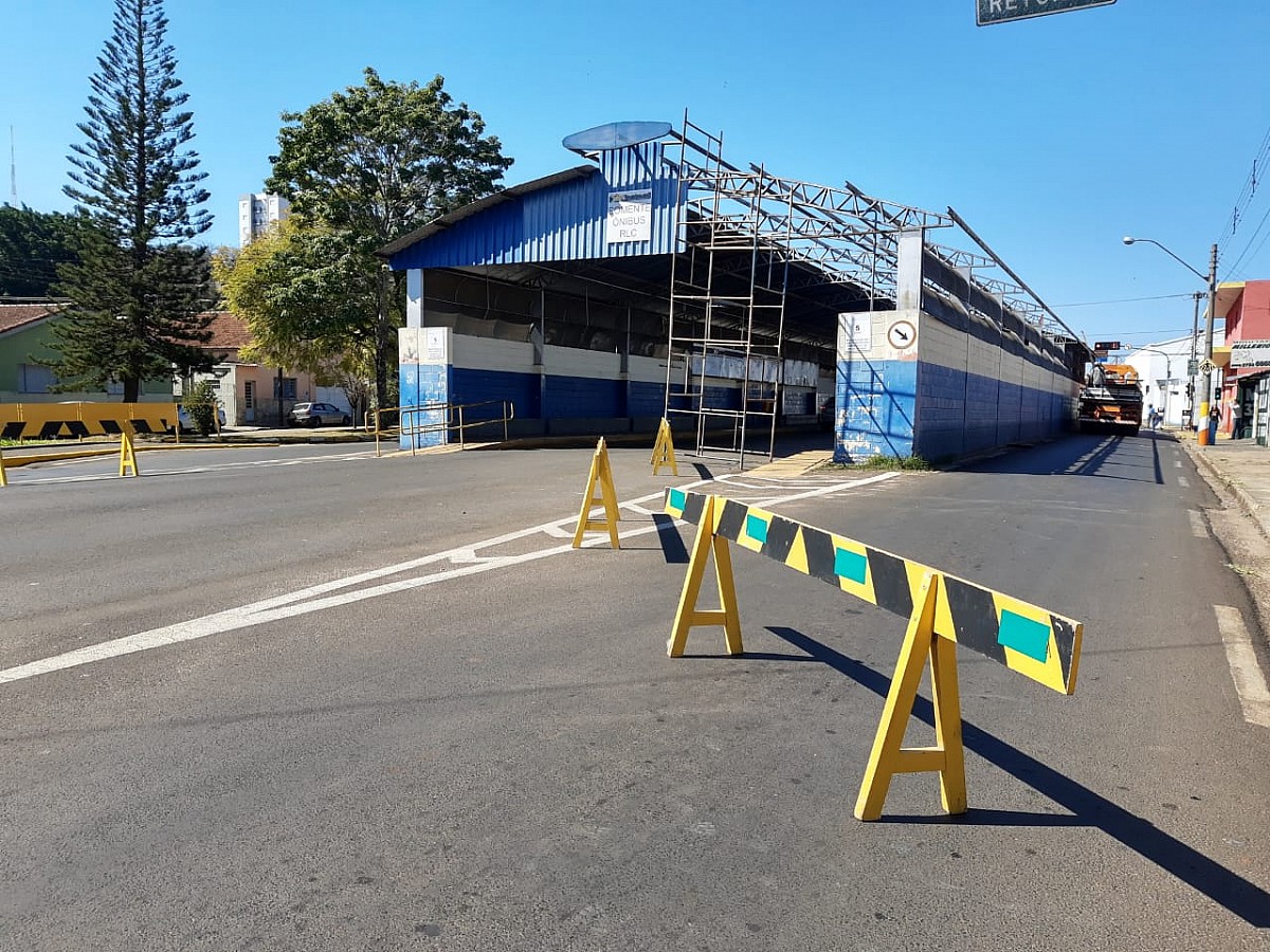 Terminal urbano da Major Rangel começa a ser desmontado