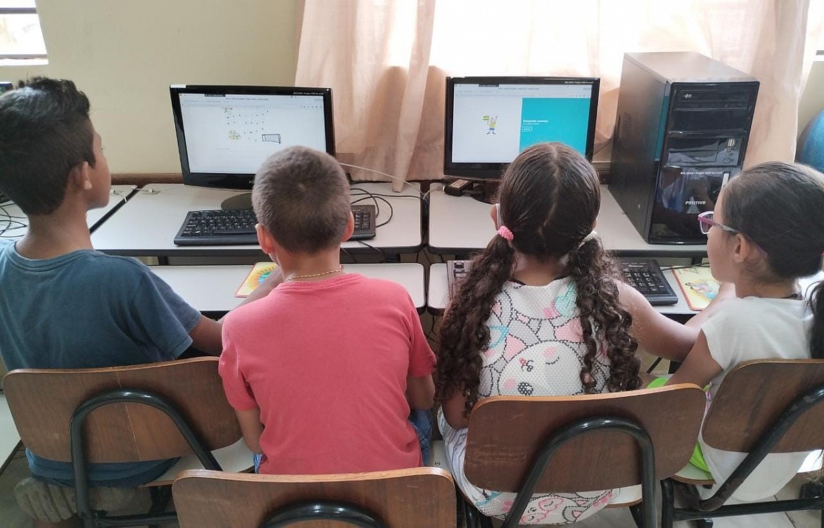 Copa do Mundo vira atividade educacional em aulas de informática