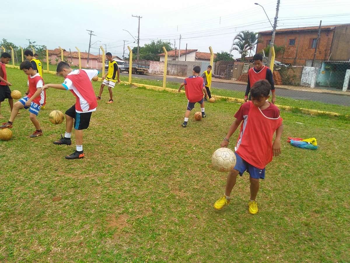Confira o horário de funcionamento da escolinha de futebol no Paineiras