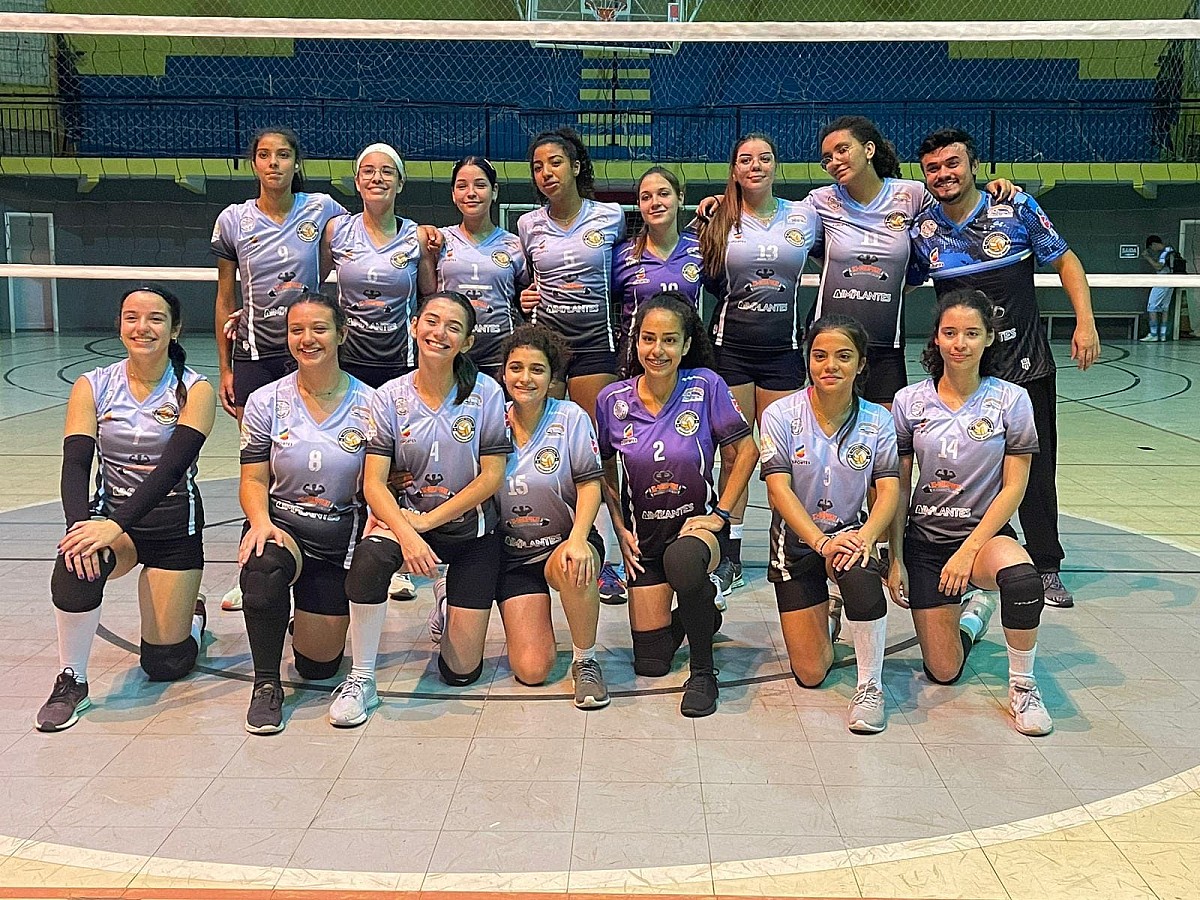 Vôlei feminino de Avaré vence Itaí de virada no Ginásio Kim Negrão