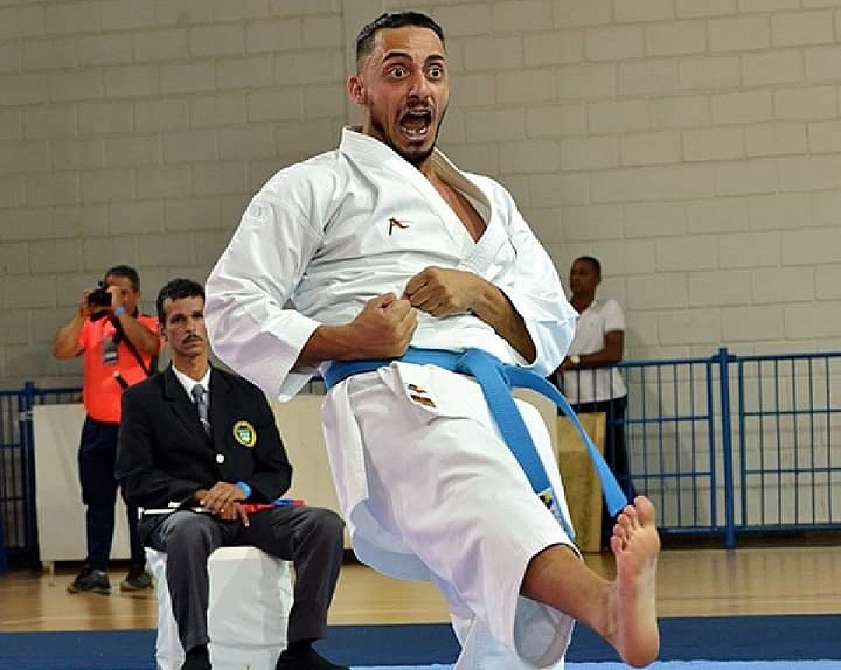 Karatecas ganham prata e bronze em Campeonato Brasileiro