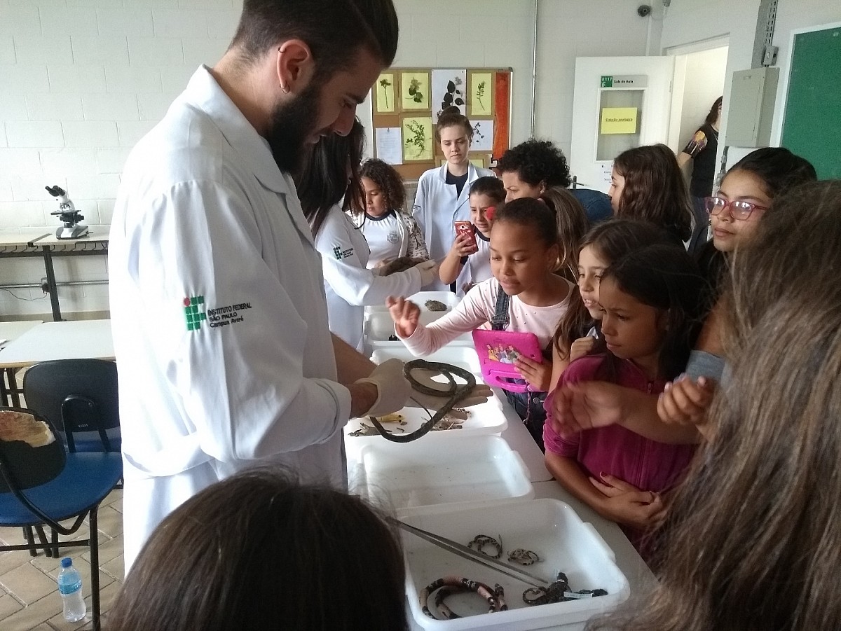 Projeto “Pequeno Cientista” atrai alunos das EMEBs