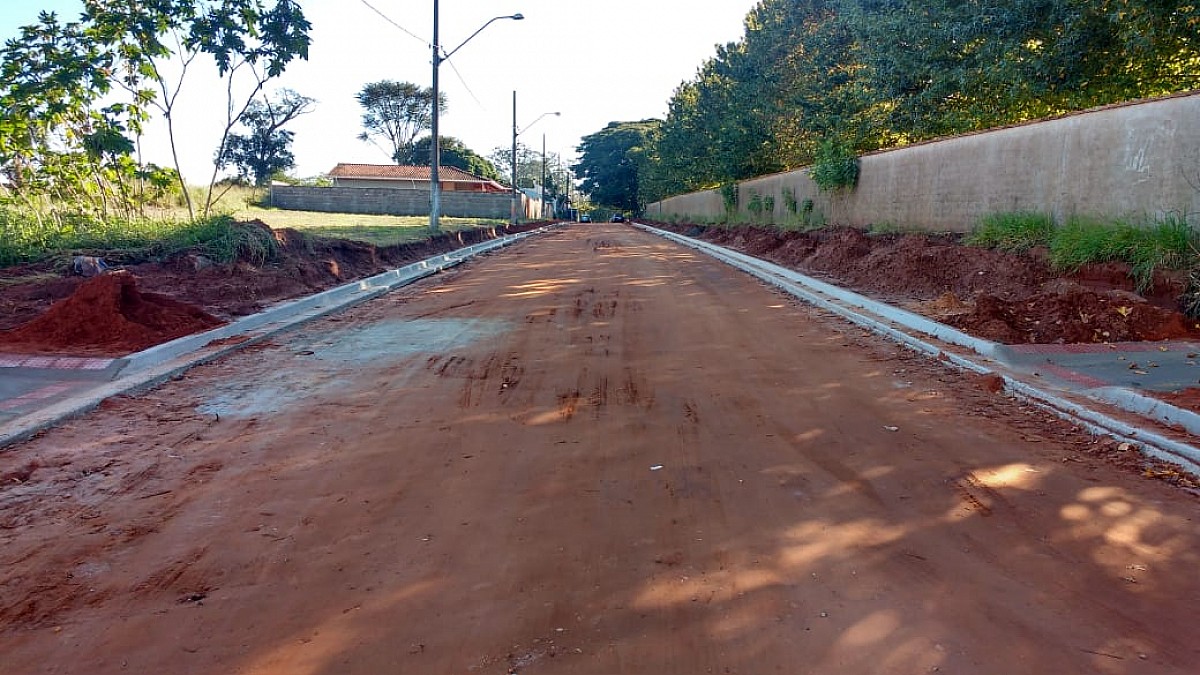 Pavimentação vai facilitar acesso à unidade de saúde no Bairro Ipiranga