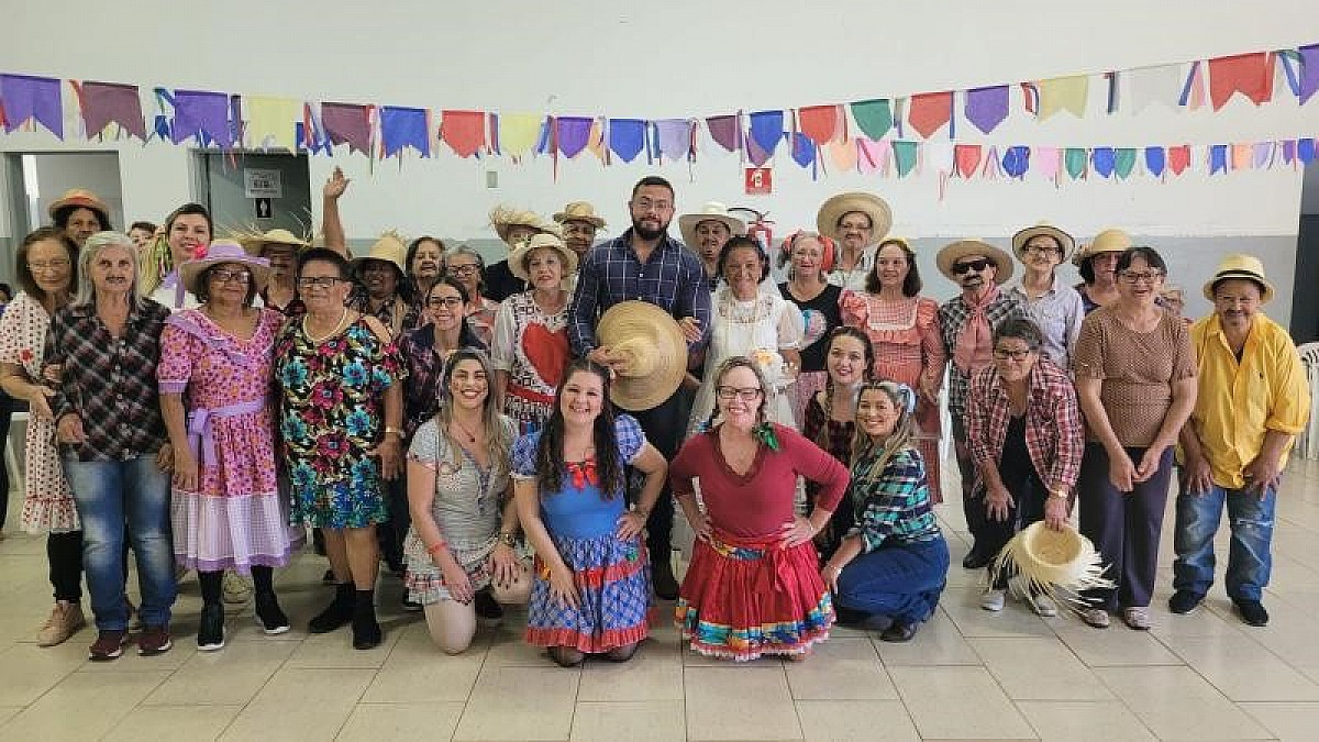 Festa junina reúne público do CRAS e do Centro de Convivência do Idoso