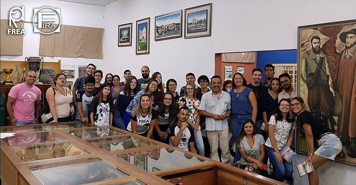 Alunos de História e de Artes visitam o Museu Municipal