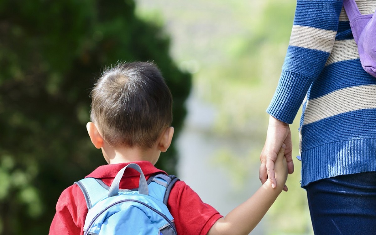 Cerca de 7 mil alunos voltam às aulas na segunda