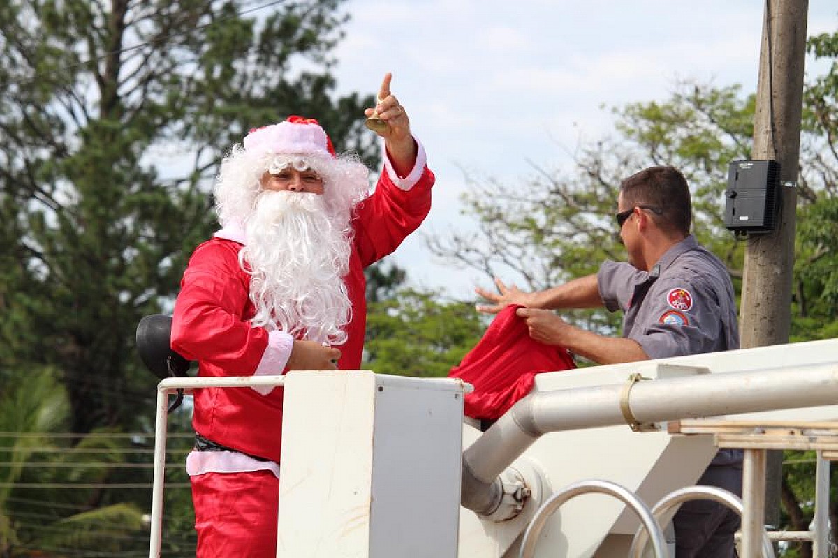 Papai Noel vai chegar de paraquedas no Natal das Crianças