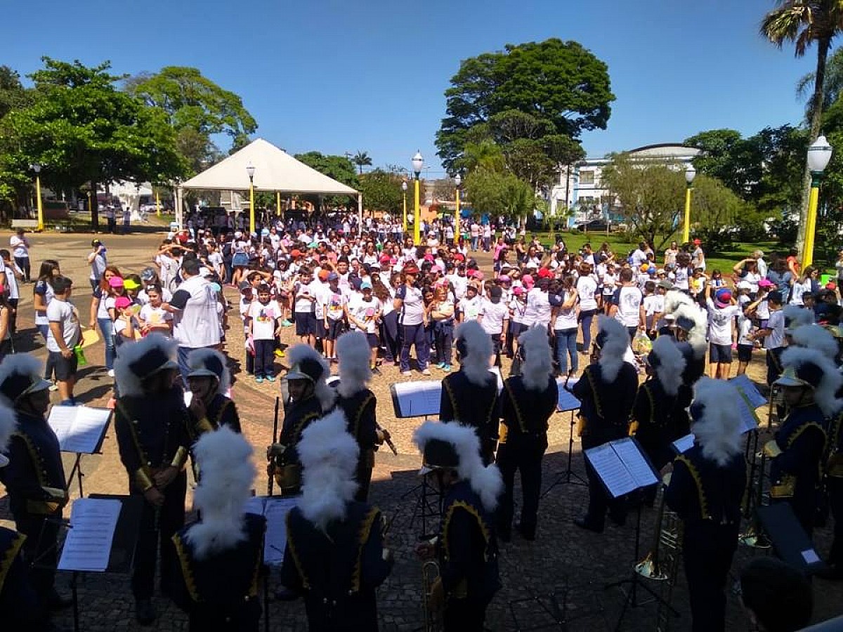 “Caminhanglo” festejou os 50 anos da FREA