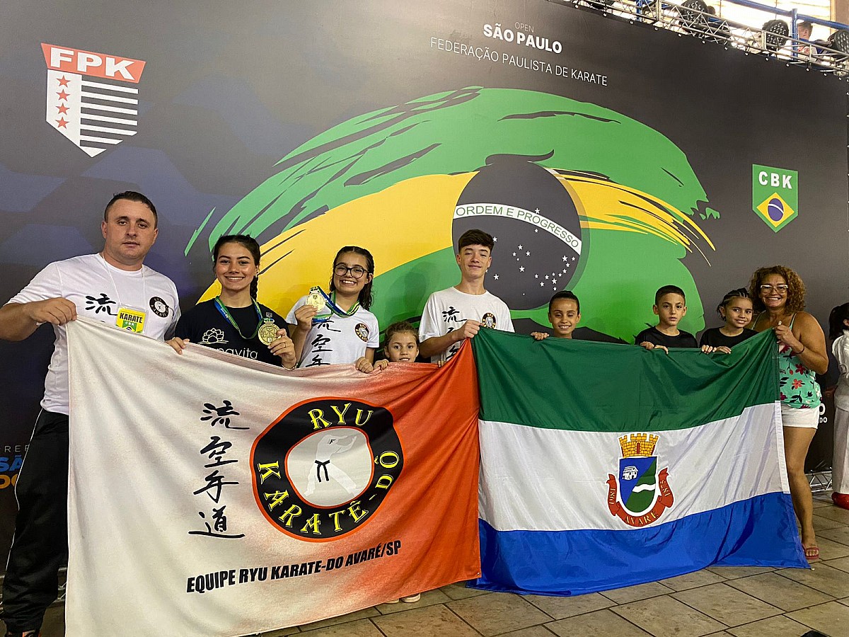 Avaré conquista 12 medalhas no Campeonato Brasileiro de Karatê