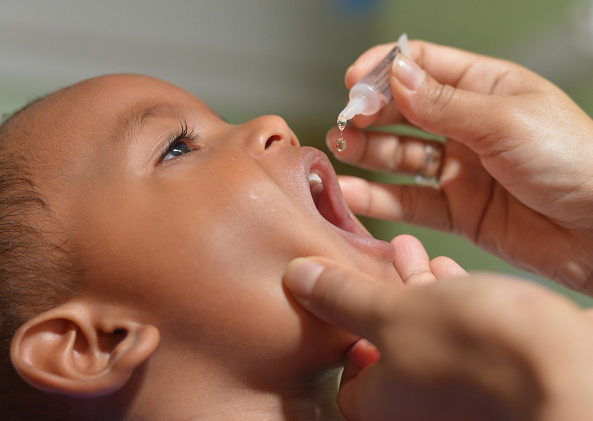 Secretaria alerta sobre baixa cobertura vacinal contra a Paralisia Infantil