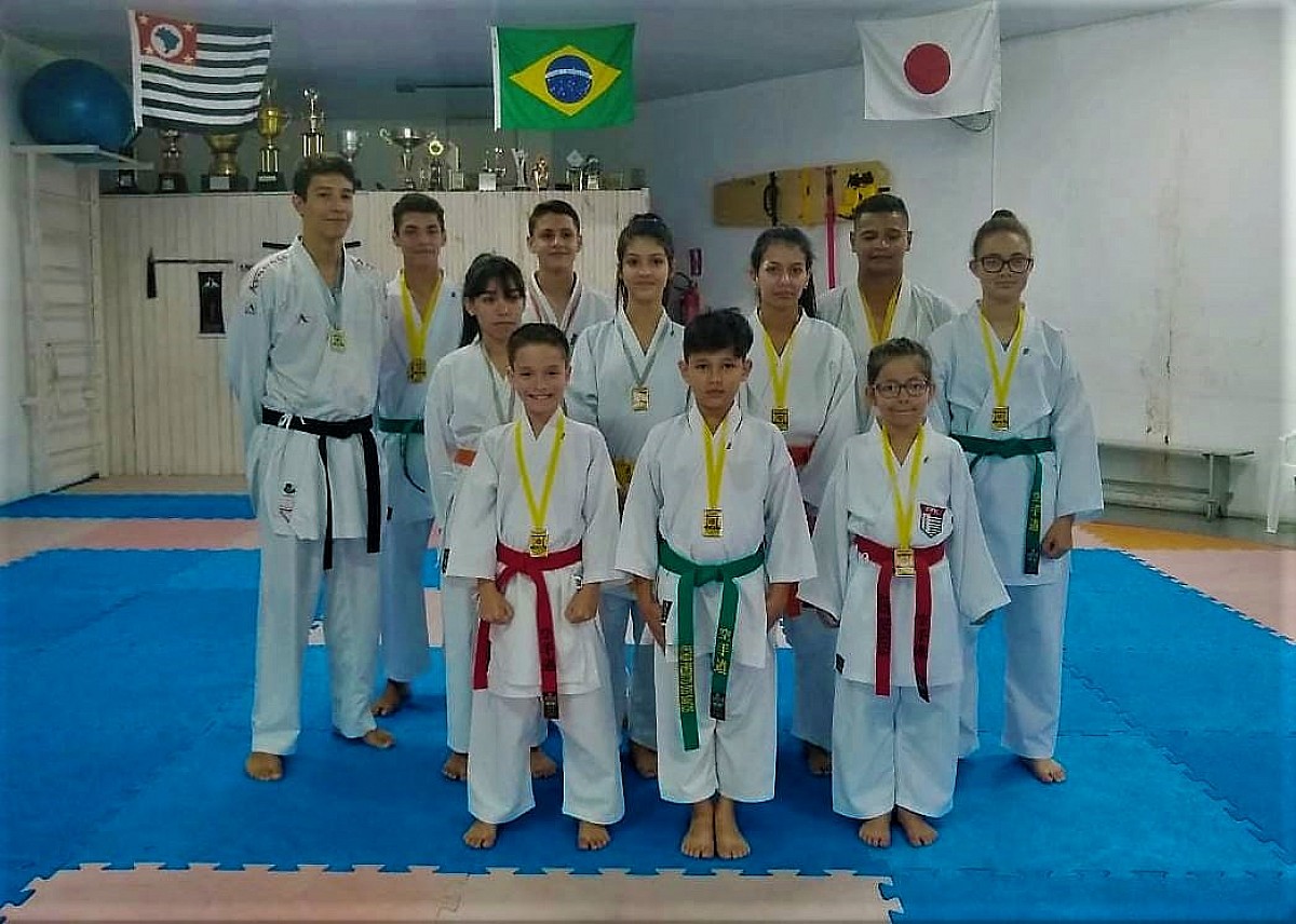 Karatê avareense obteve 13 medalhas na Copa Kobudo