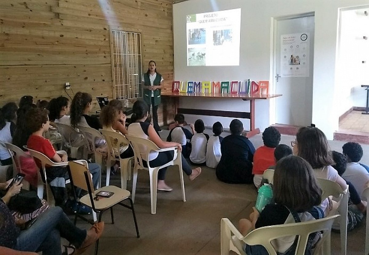 Secretaria orienta estudantes sobre a proteção aos animais