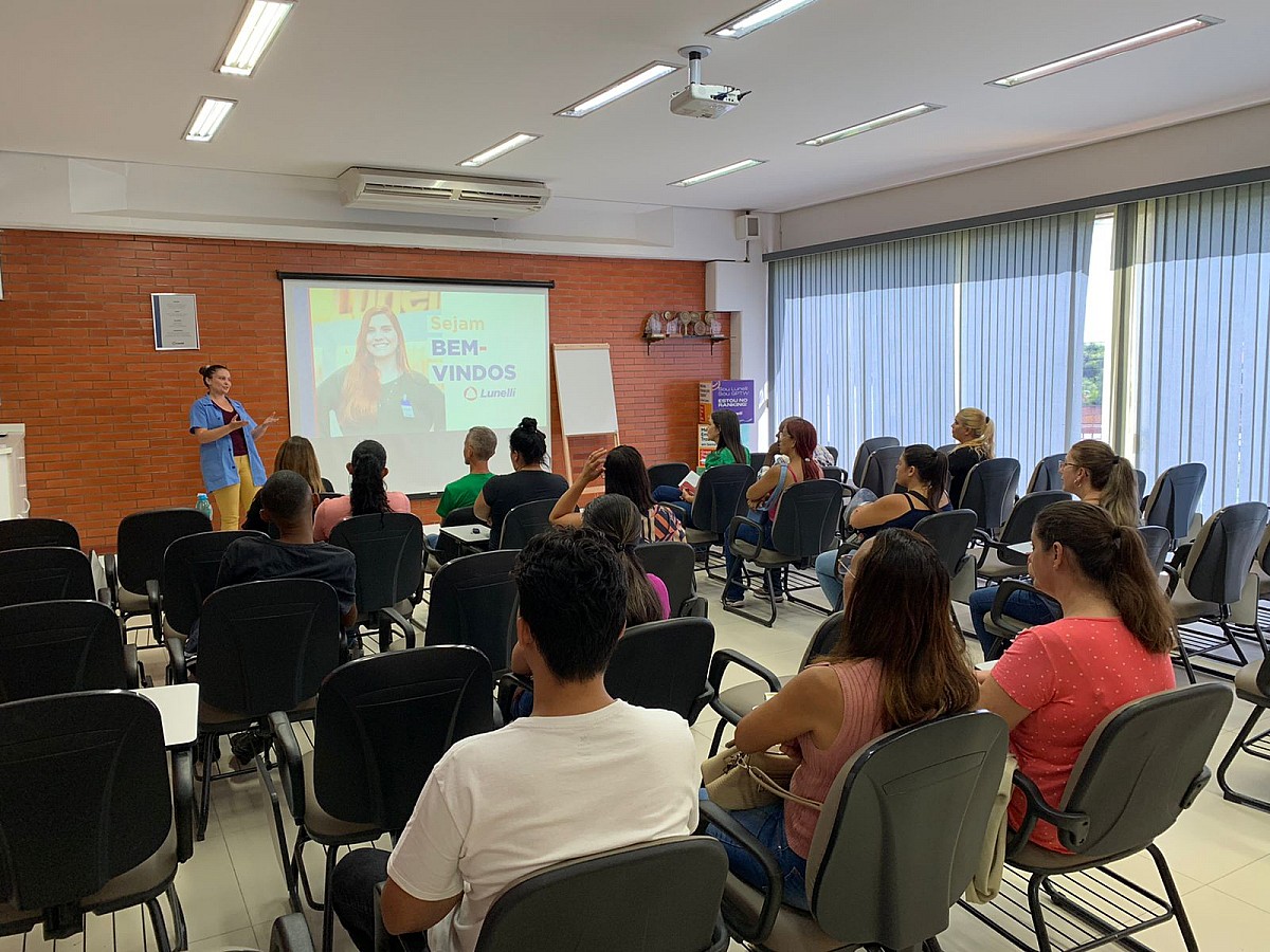 Nova turma inicia curso de costura ministrado pelo SENAI